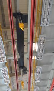 汽车车间车架翻转机吊具的应用 
